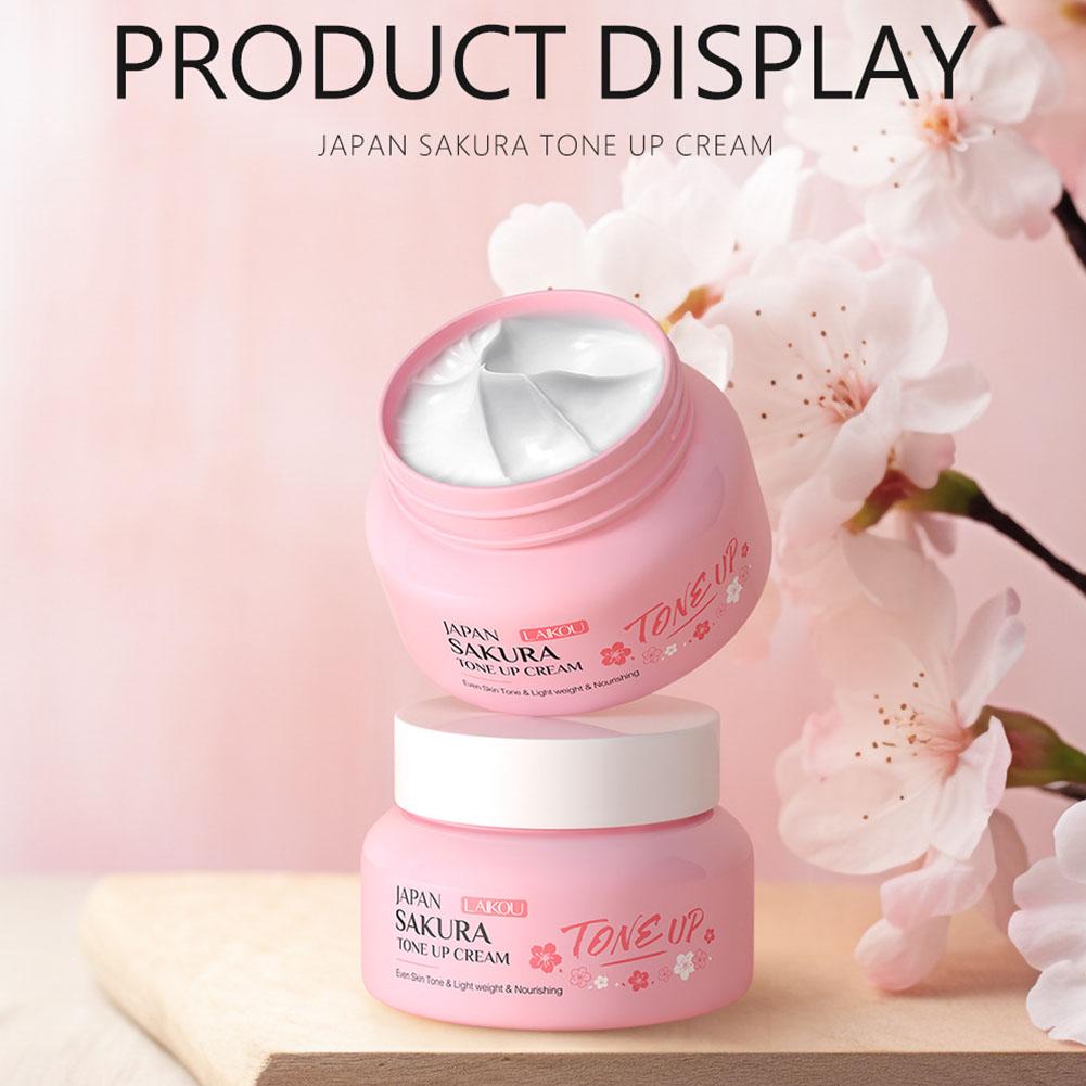 كريم ترطيب للوجه لتفتيح البشرة - مراجعة Skincare Glowing وسعره